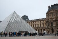 1768432013662-gejolak-internal-museum-louvre-paris-tunda-pembukaan-1767602975529_169
