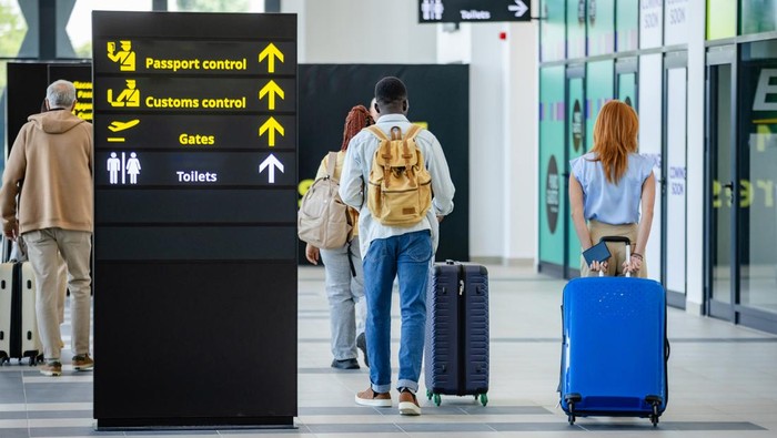 1769101653393-ilustrasi-bea-cukai-di-bandara-1762912080257_169