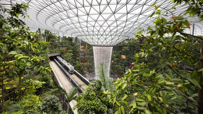 1769144939801-arsitektur-jewel-changi-airport-singapura_169