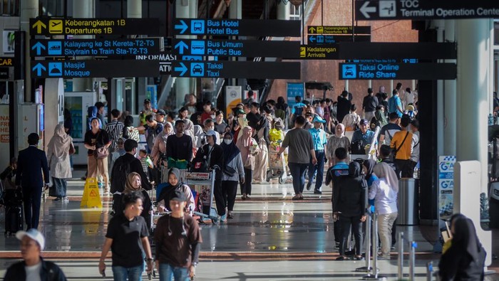 1769317697565-prediksi-puncak-arus-balik-di-bandara-soekarno-hatta-1743862575462_169